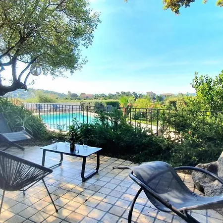Magnifique 12 Personnes Vue Et Piscine Cirendinu