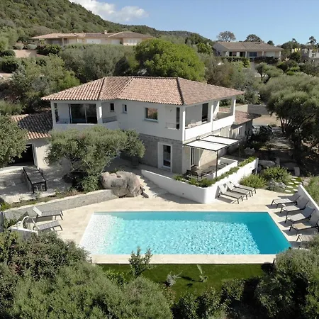 Magnifique 12 Personnes Vue Et Piscine Cirendinu