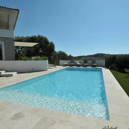 Magnifique 12 Personnes Vue Et Piscine * Cirendinu