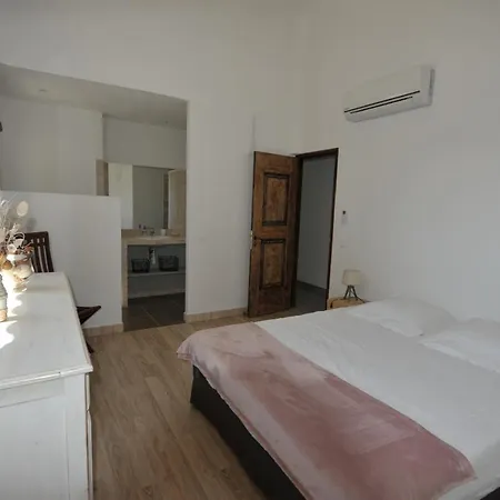 Magnifique 12 Personnes Vue Et Piscine Cirendinu